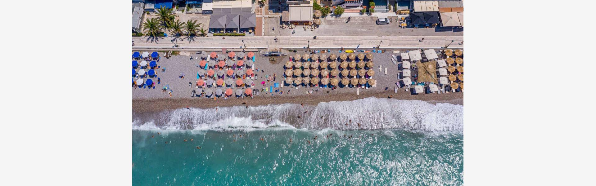 Κεντρική παραλία Λουτρακίου Κεντρική παραλία Λουτρακίου - Πανοραμική