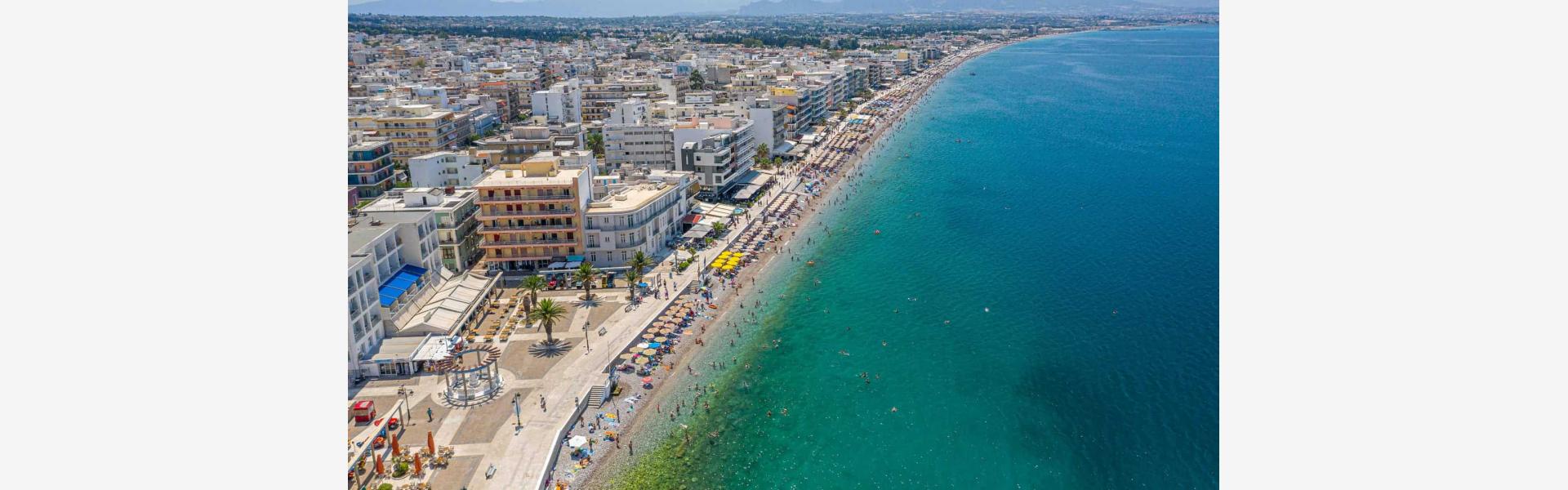 Λουτράκι πανοραμική θέα Κεντρική παραλία Λουτρακίου από ψηλά