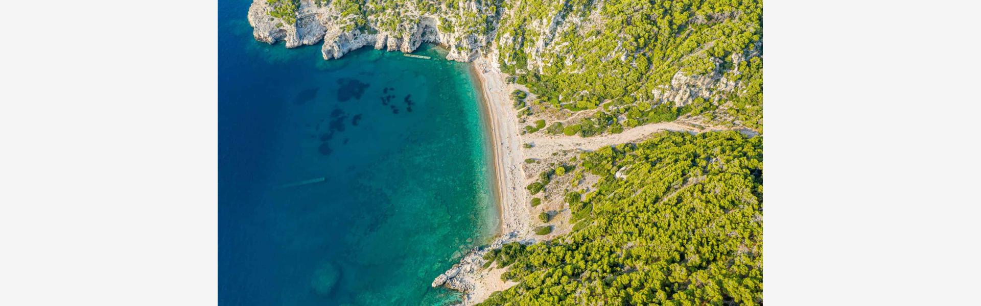 Παραλία Λακαζέζα Λακαζέζα - παραλία Λουτράκι