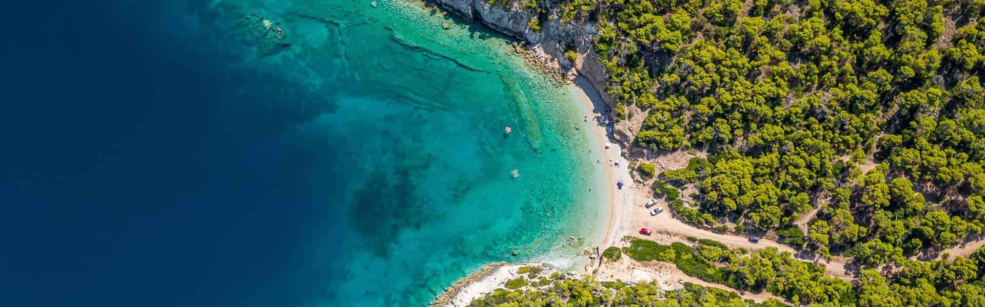 Μικρά Στραβά παραλία στο Λουτράκι - Πανοραμική