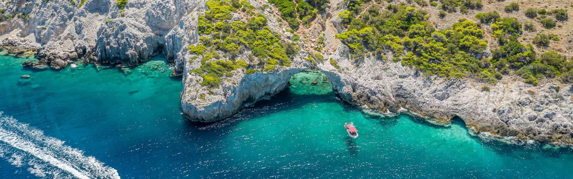 Η σπηλιά της φώκιας στο Λουτράκι