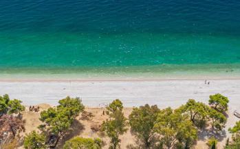 Άγιοι Θεόδωροι - Παραλία Παραλία Αγίων Θεοδώρων