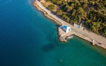 Εκκλησάκι λιμνοθάλασσα Ηραίου Λιμνοθάλασσα Ηραίου εκκλησάκι