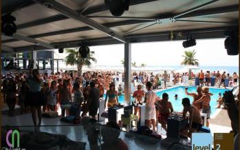 Level 2 beach bar 